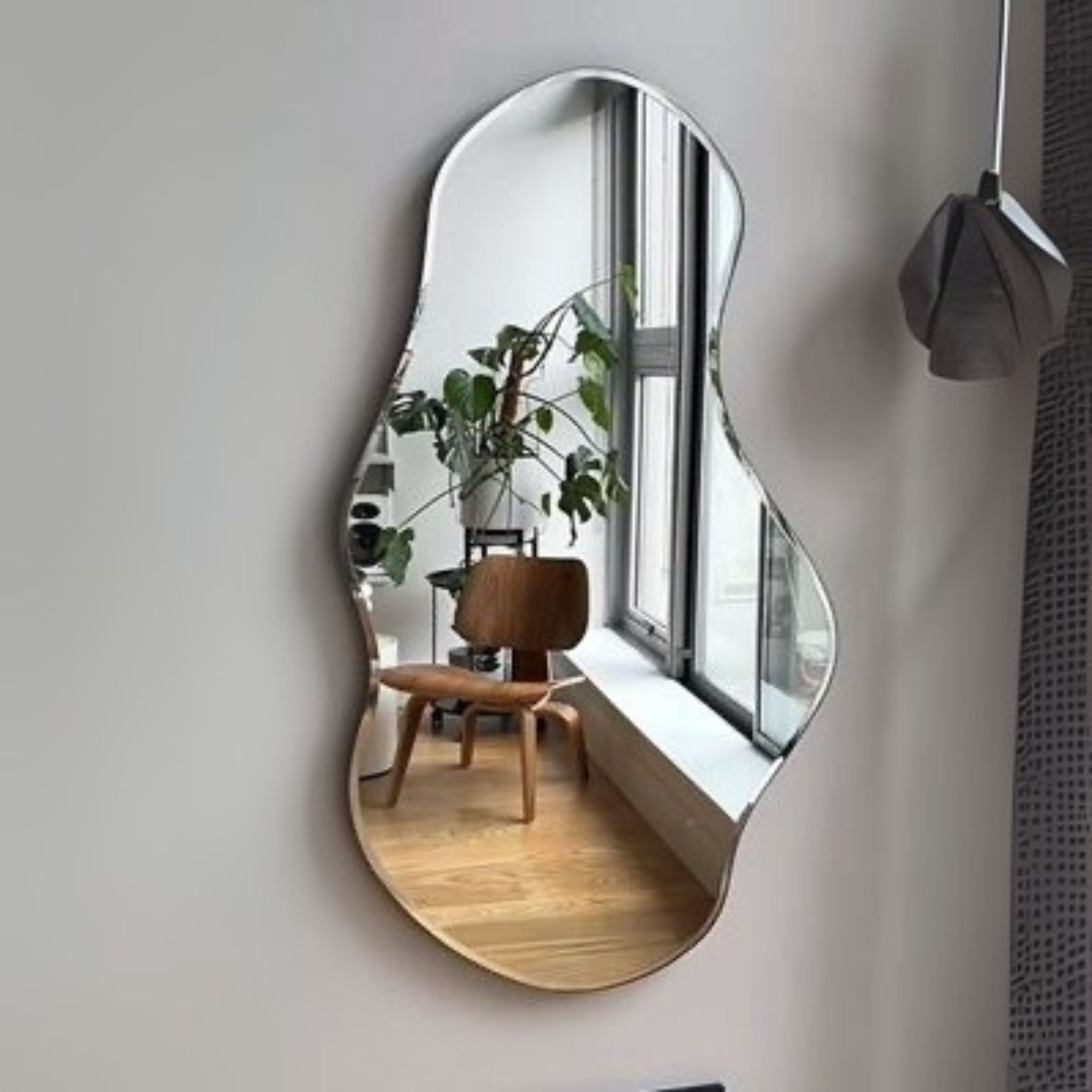 Asymmetrical Frameless Floating Wall Mirror 60×120cm – Model LM559D